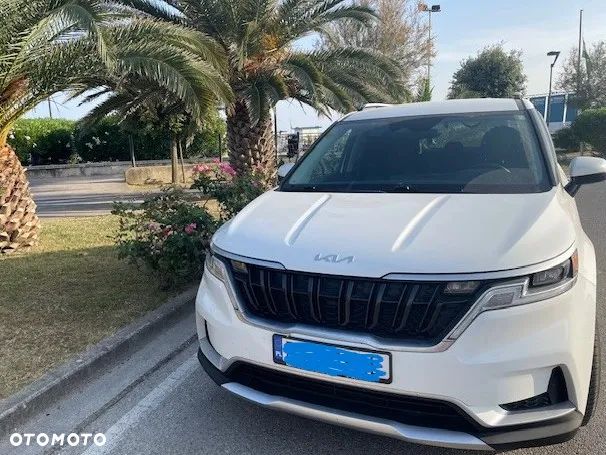 Kia Carnival - 1