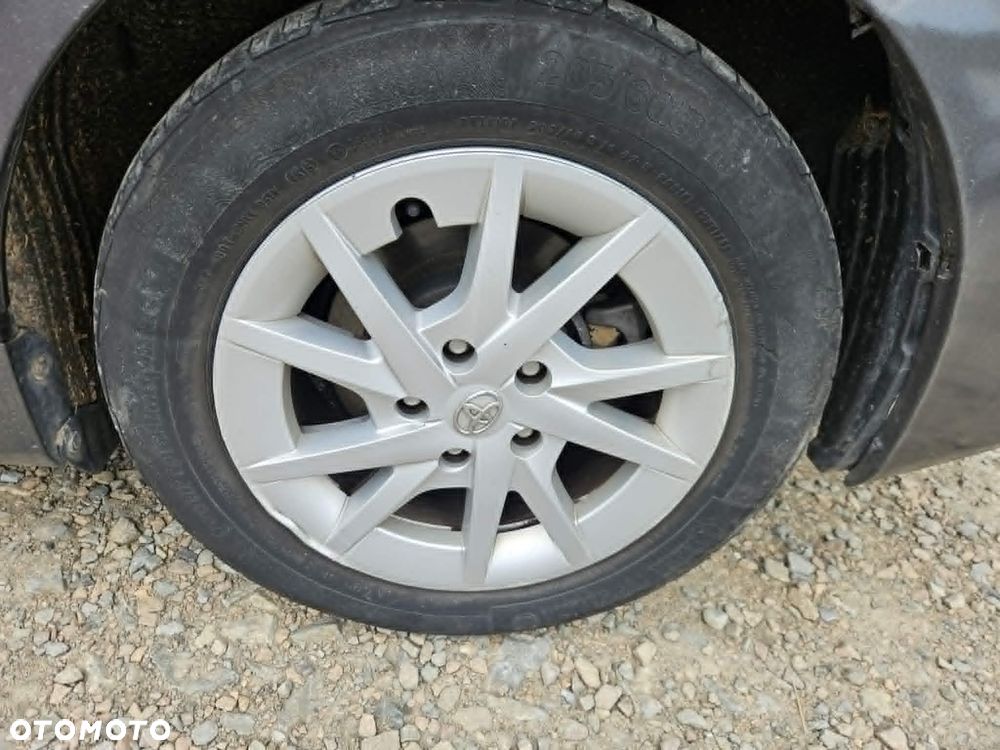Toyota Prius+ (Hybrid) Executive - 11