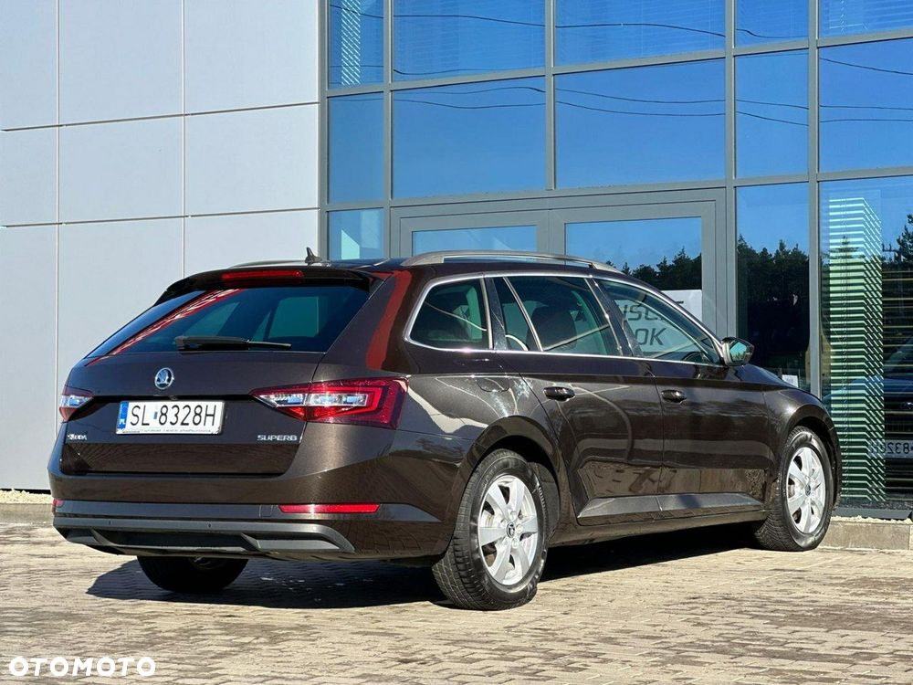 Skoda Superb 2.0 TDI DSG Ambition - 7