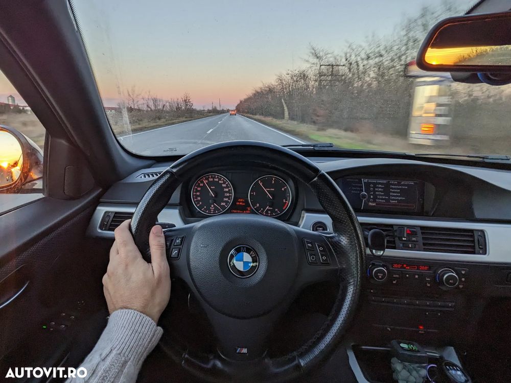 BMW Seria 3 320d - 22