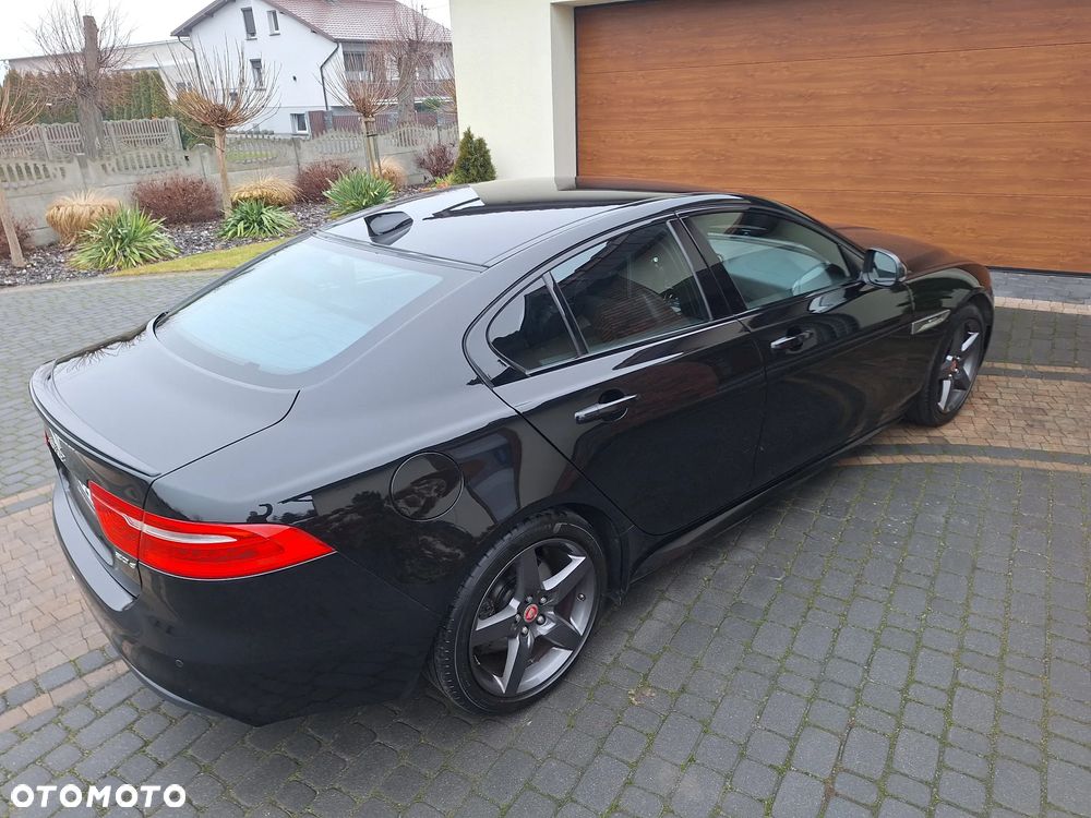 Jaguar XE 20d R-Sport - 9