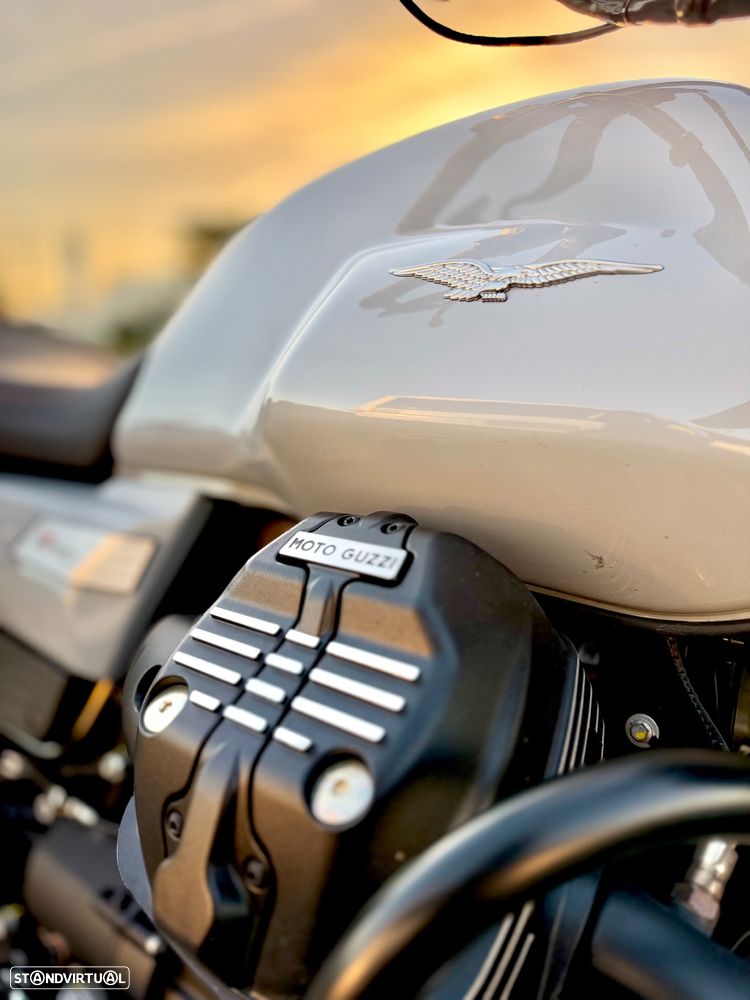 Moto Guzzi V7 Sport - 17