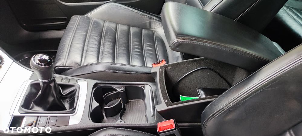 Volkswagen Passat Variant 2.0 TDI BlueMotion Technology Highline - 33