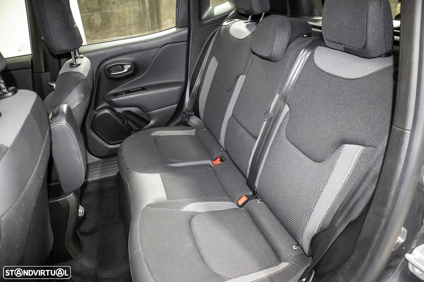 Jeep Renegade 1.0 T Limited - 9
