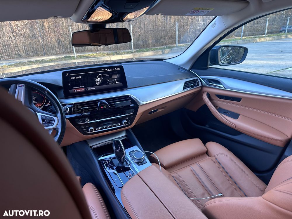 BMW Seria 5 530i xDrive AT - 10