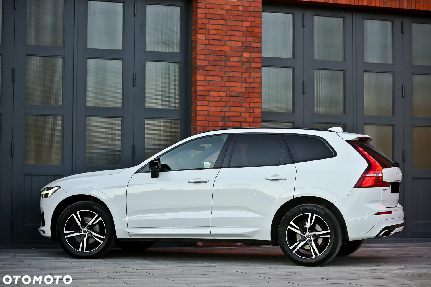 Volvo XC 60 D5 AWD Geartronic RDesign - 11