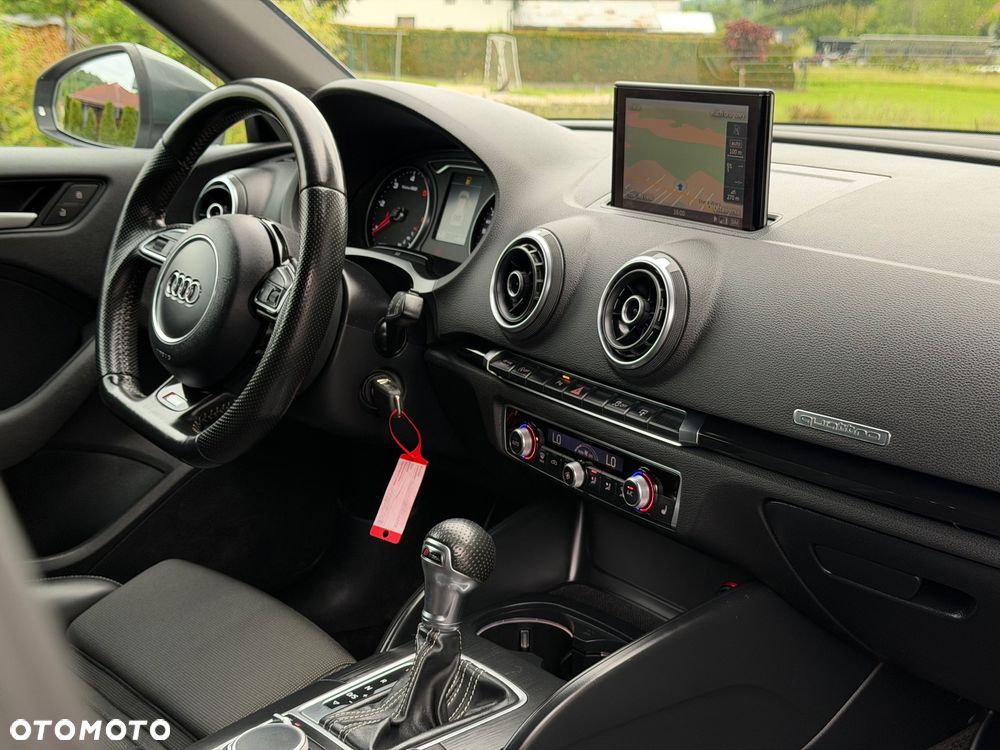 Audi A3 Sportback 2.0 TDI (clean diesel) quattro S tronic S line Sportpaket - 38