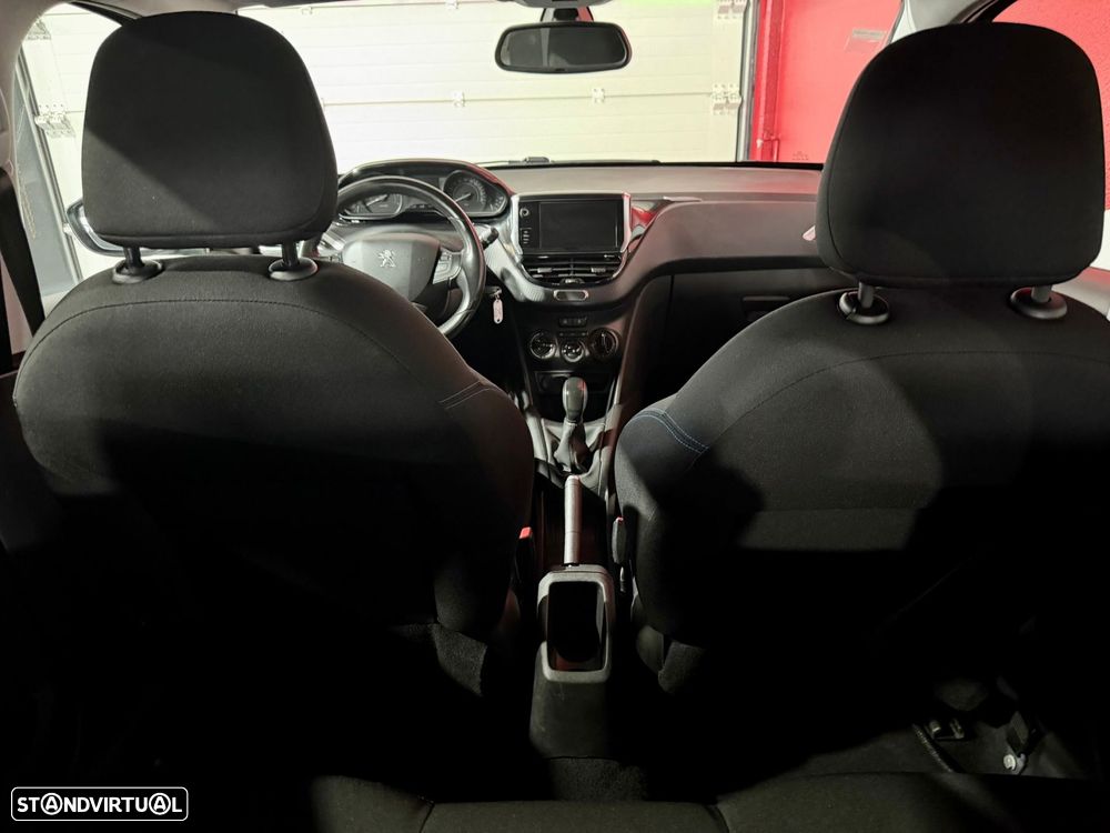 Peugeot 208 1.2 PureTech Style - 9