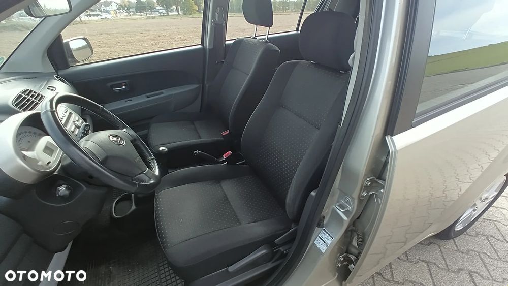 Daihatsu Sirion - 9