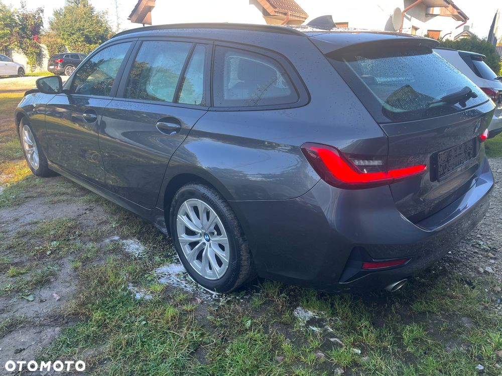 BMW Seria 3 318d Touring Sport Line - 14