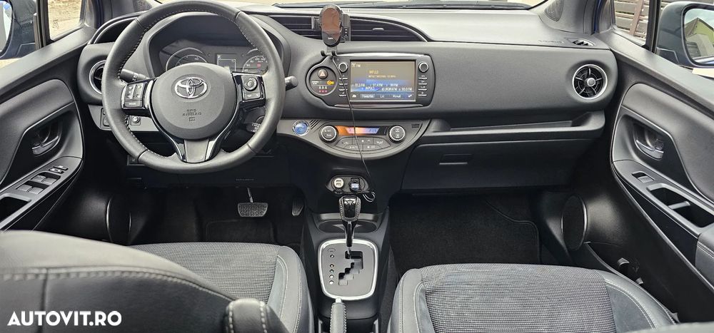 Toyota Yaris 1.5 VVT-i HSD Exclusive - 10