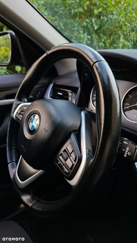 BMW X1 xDrive18d xLine - 28