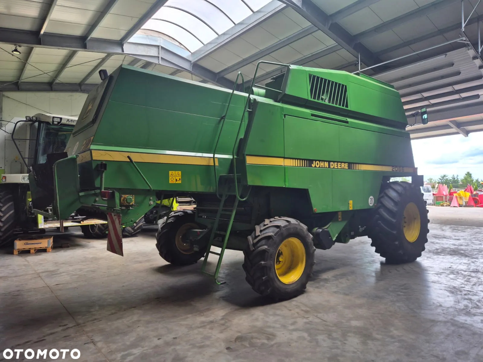 John Deere 2066 - 4