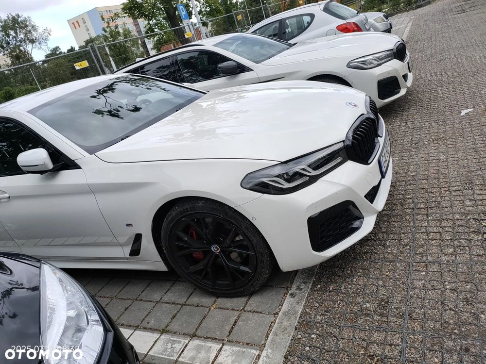 BMW Seria 5 530e xDrive Luxury Line sport - 11