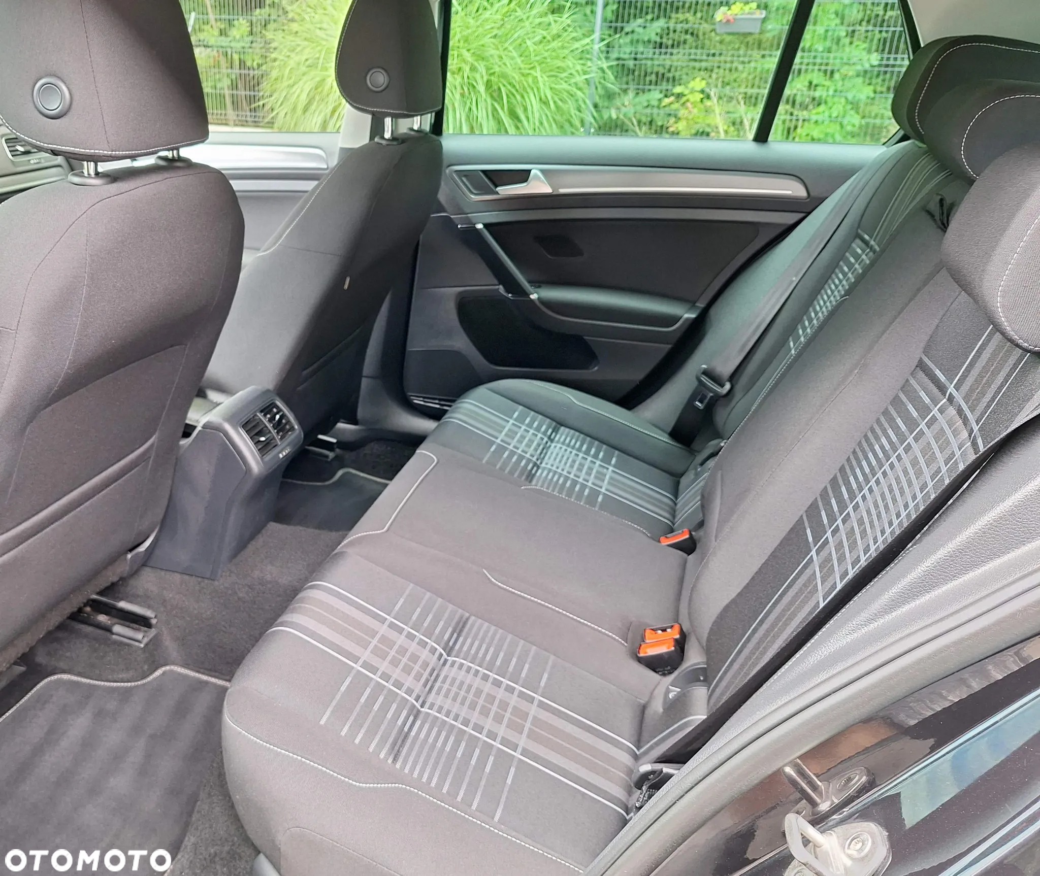 Volkswagen Golf 1.4 TSI BlueMotion Technology DSG Lounge - 16