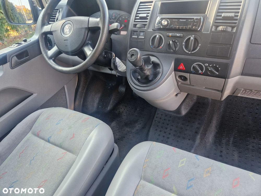 Volkswagen Transporter - 11