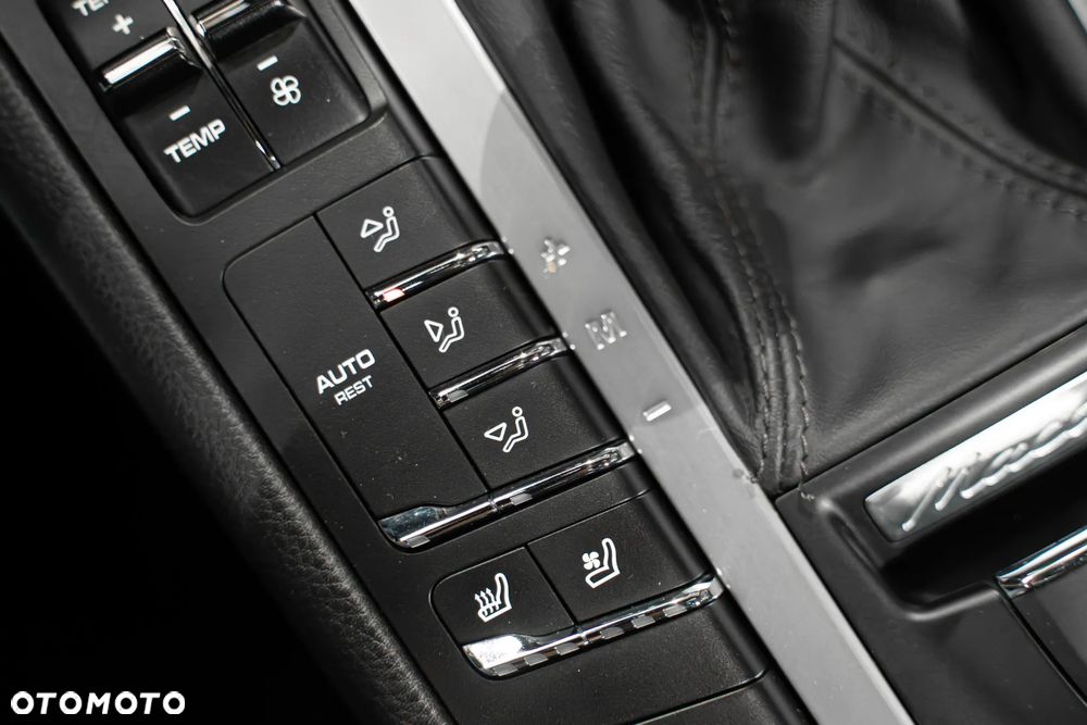 Porsche Macan Standard - 24