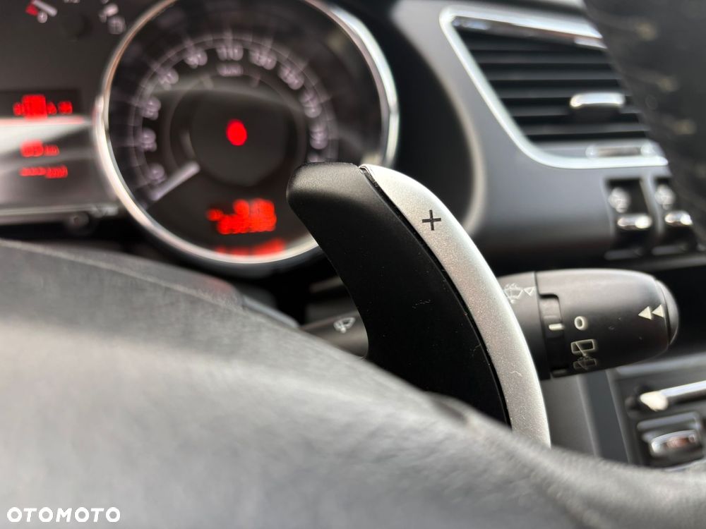 Peugeot 3008 Hybrid4 - 18