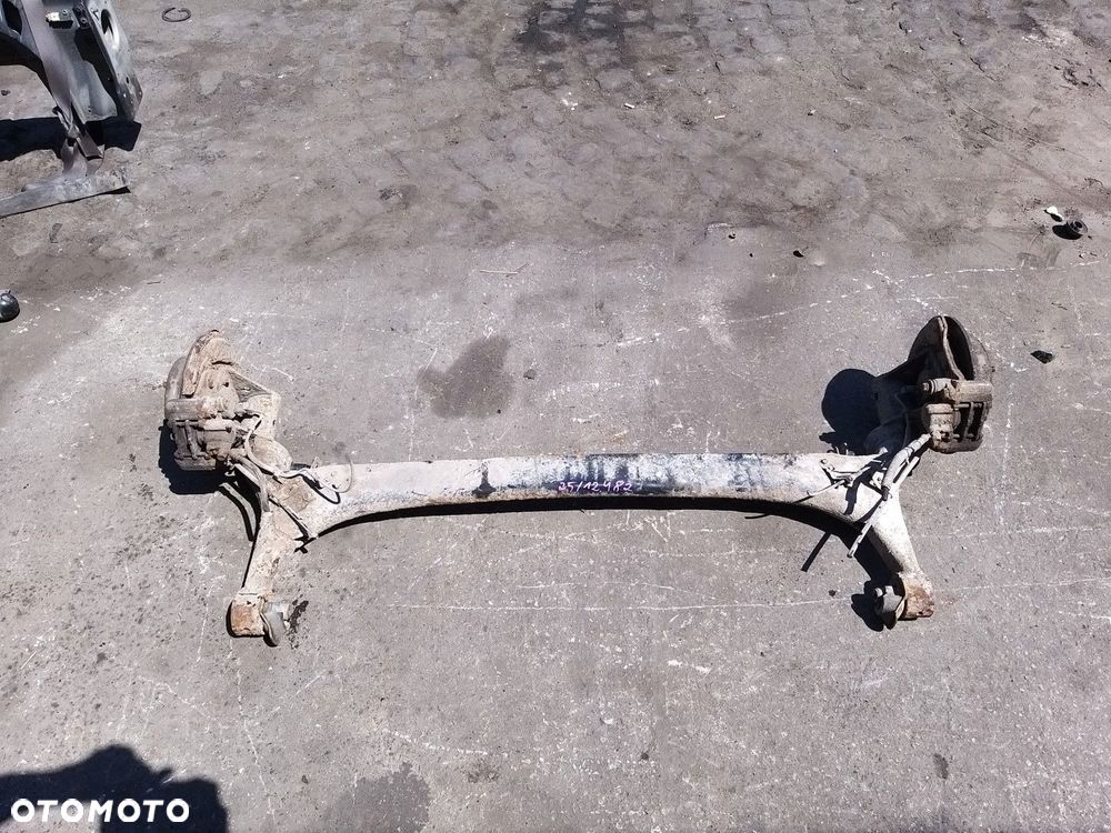 Belka tylna Toyota Corolla Verso I 2001-2004 - 1
