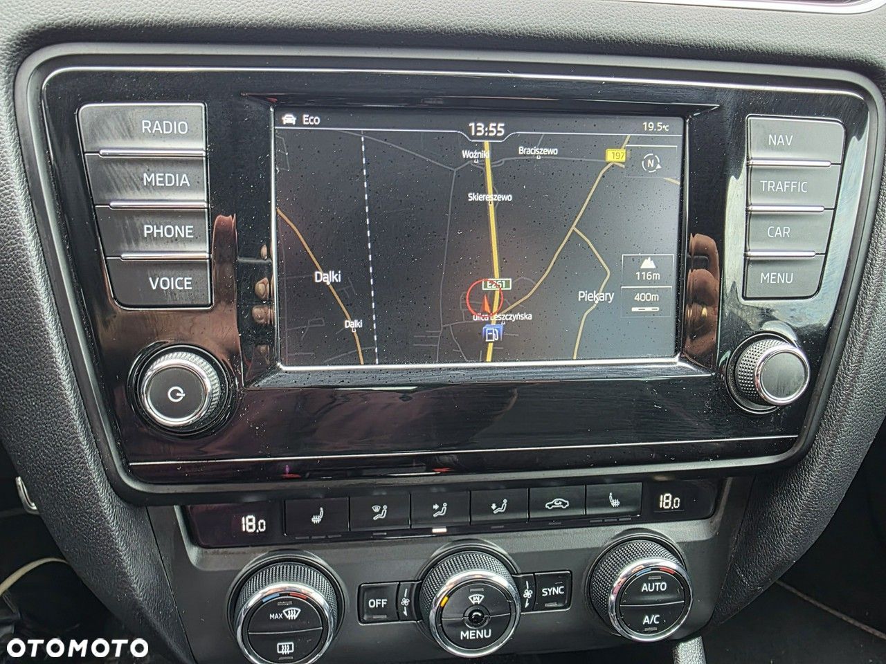 Skoda Octavia 2.0 TDI RS Challenge DSG - 9