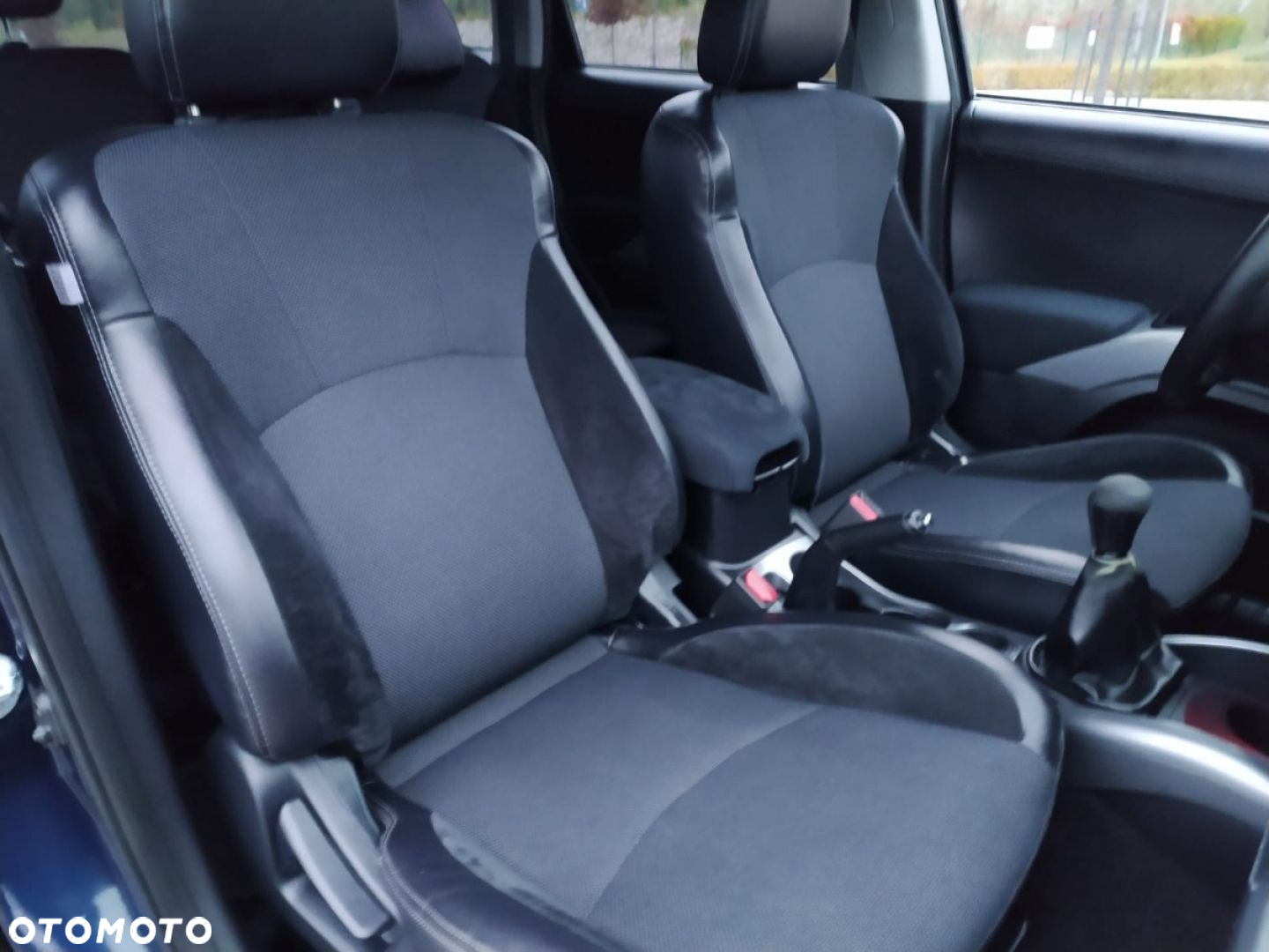 Mitsubishi Outlander 2.0 2WD Invite - 25