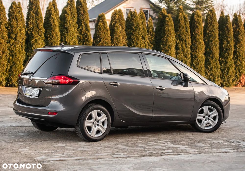 Opel Zafira - 10