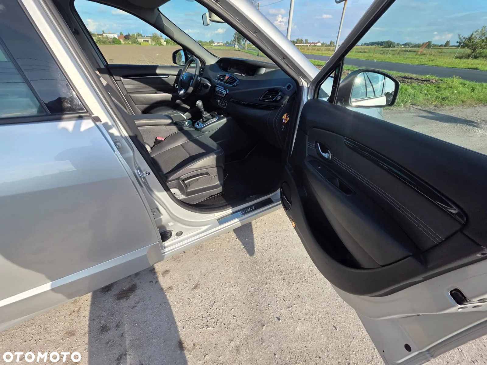 Renault Grand Scenic Gr 1.9 dCi Bose Edition - 27