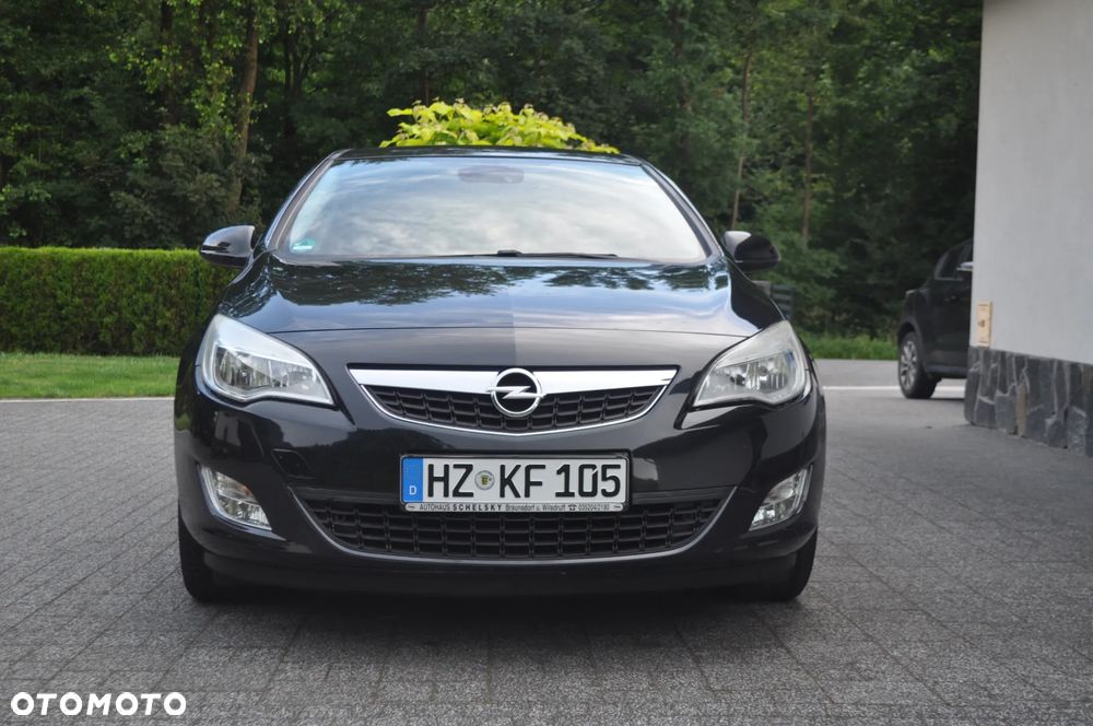 Opel Astra 1.4 Turbo 150 Jahre - 11