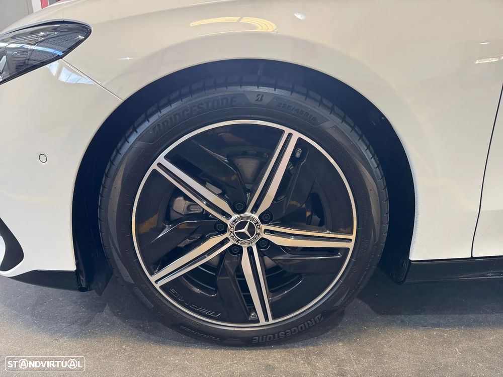 Mercedes-Benz CLA 180 Standard - 11