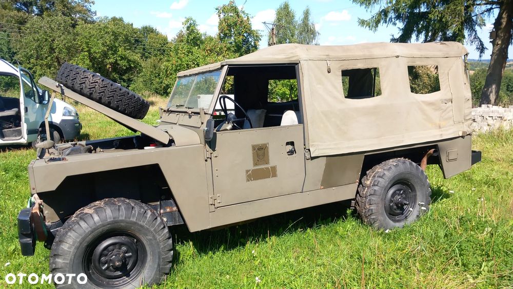 Land Rover Defender - 2