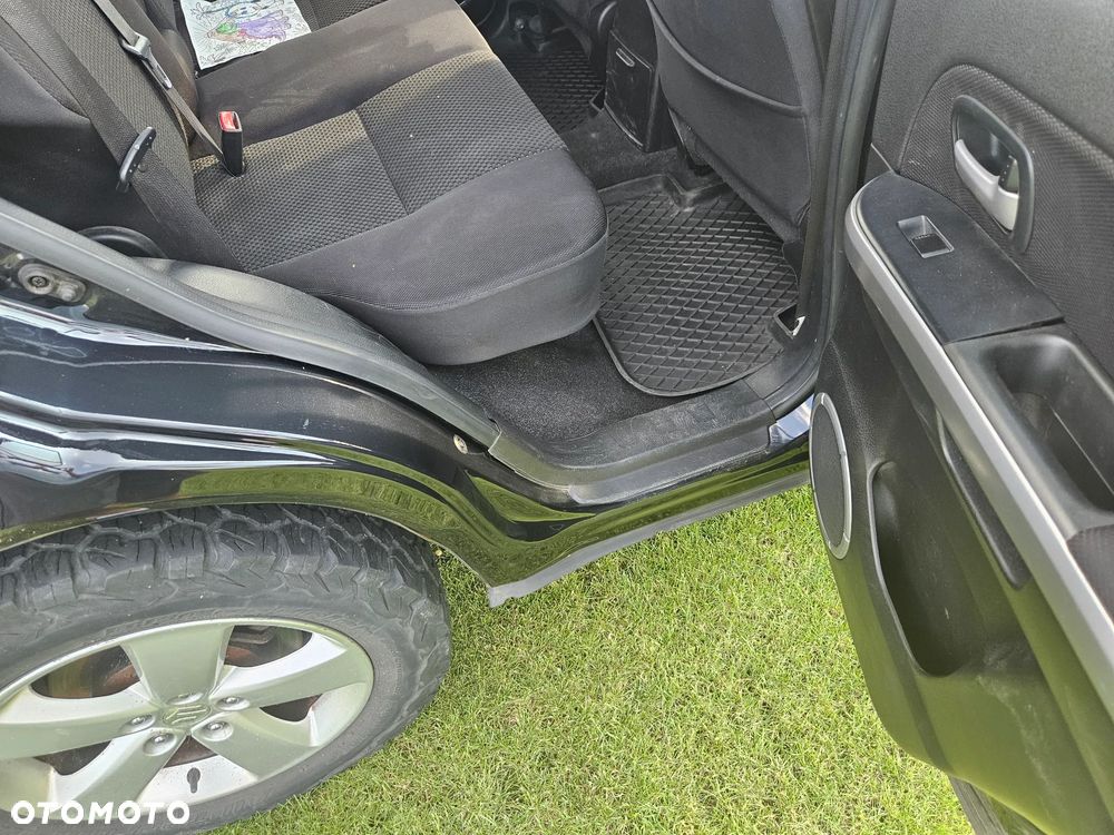 Suzuki Grand Vitara 2.0 - 8