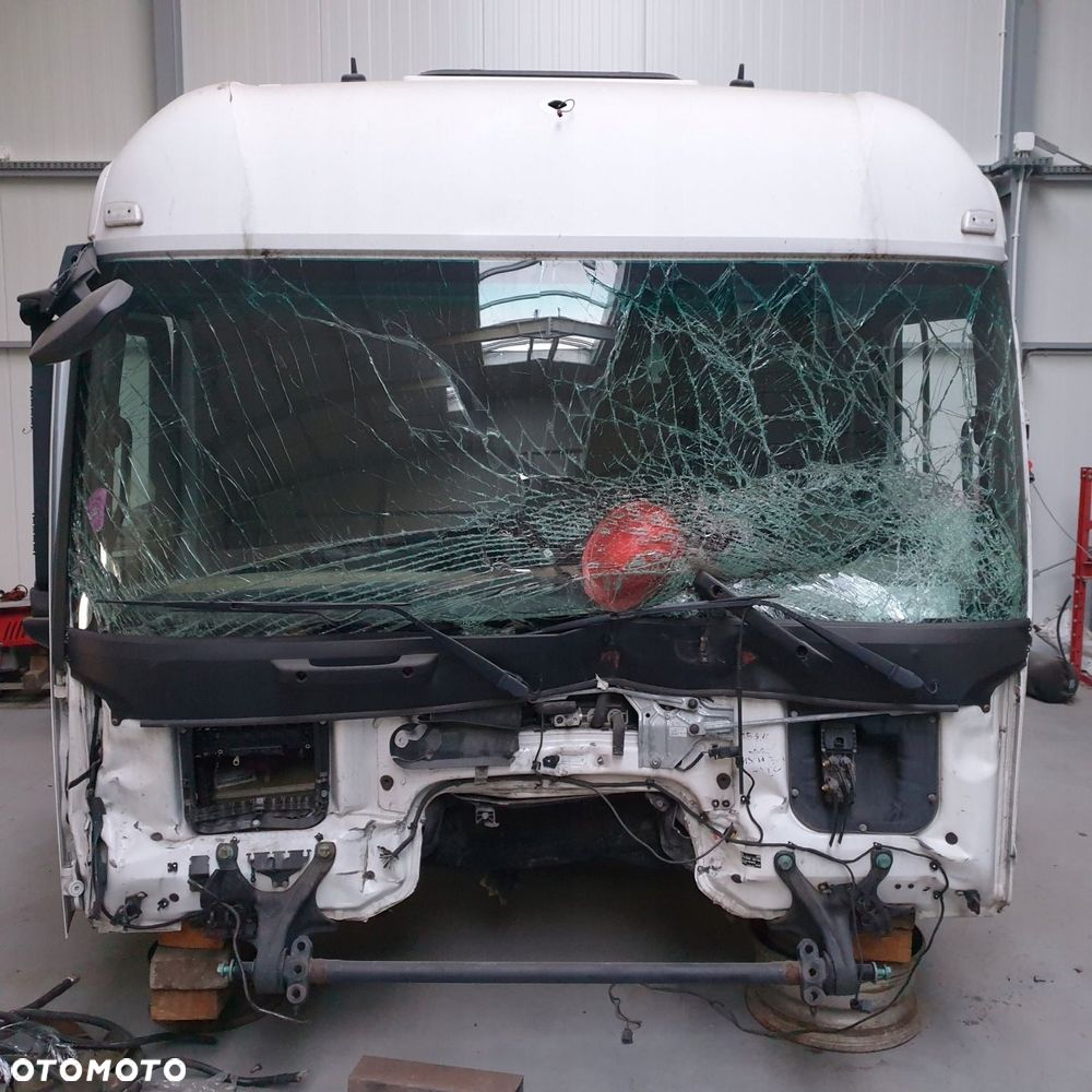 actros mp4 kabina szeroka stream space 2500 goła konstrukcja - 2