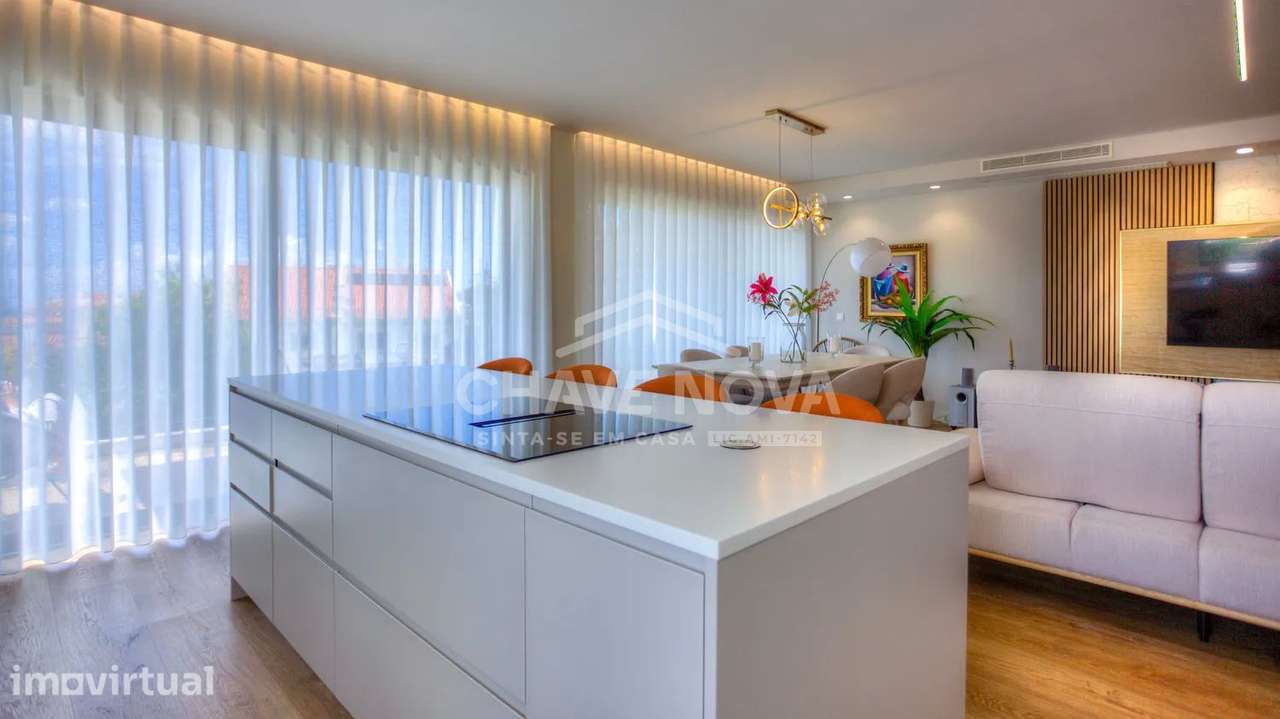 Apartamento de Luxo T3 Totalmente Mobilado com Vista Mar - Grande imagem: 3/28