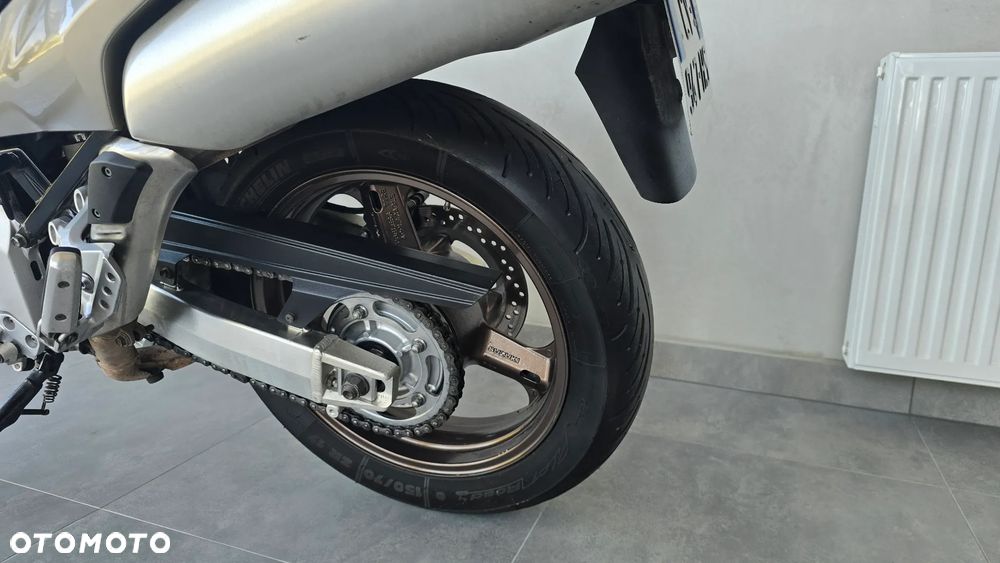 Suzuki V-STROM - 16