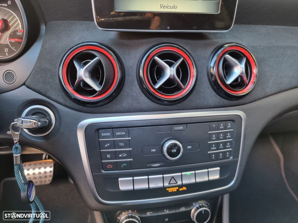 Mercedes-Benz CLA 45 AMG Shooting Brake 4-Matic - 25