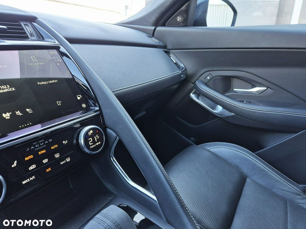 Jaguar E-Pace - 36