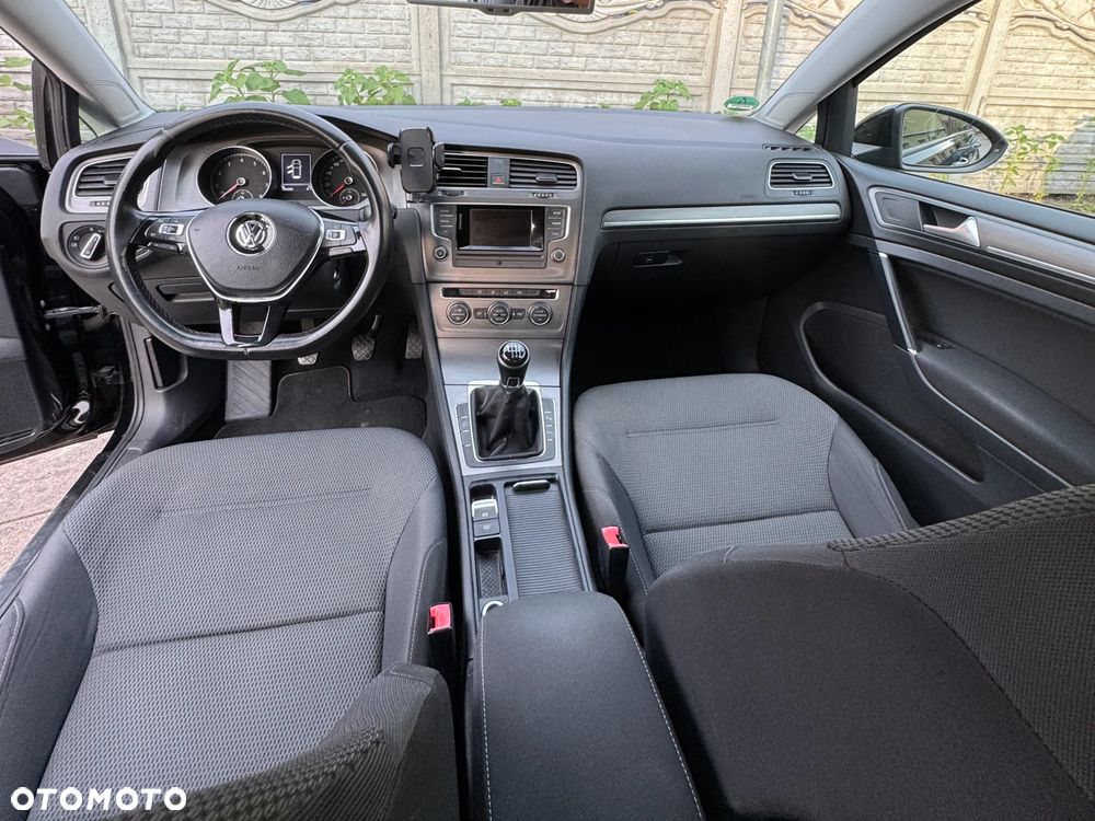 Volkswagen Golf - 29