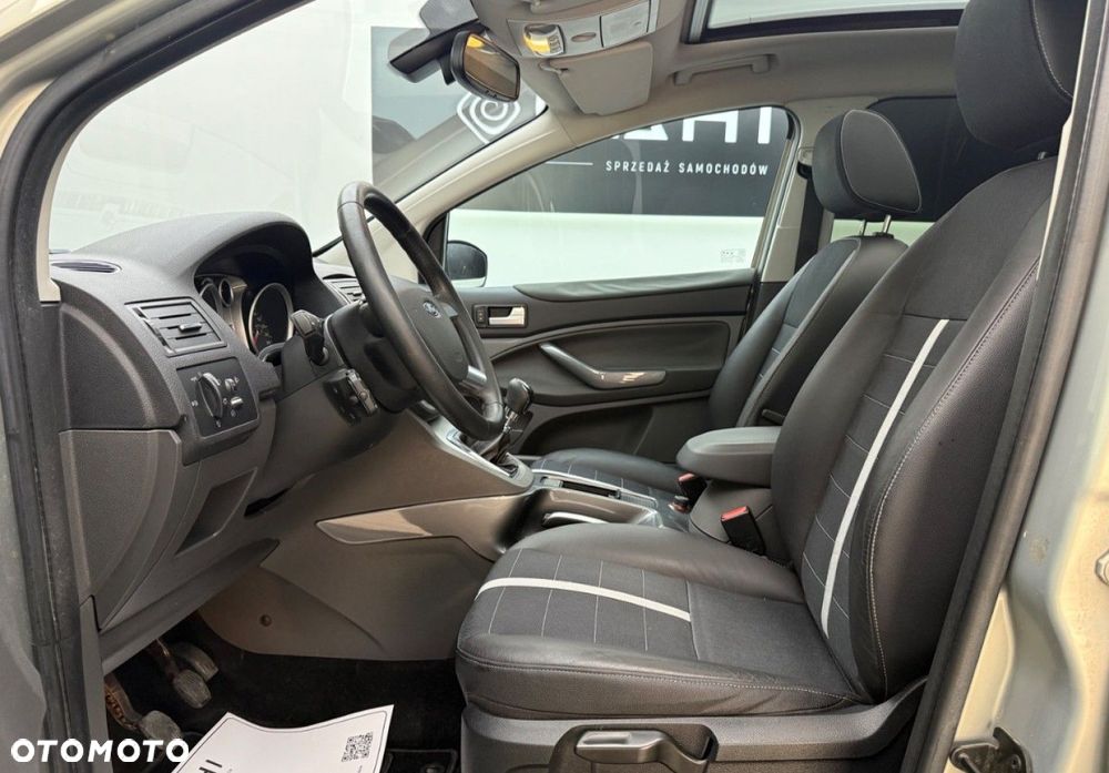 Ford Kuga 2.0 TDCi 4x4 Titanium - 24