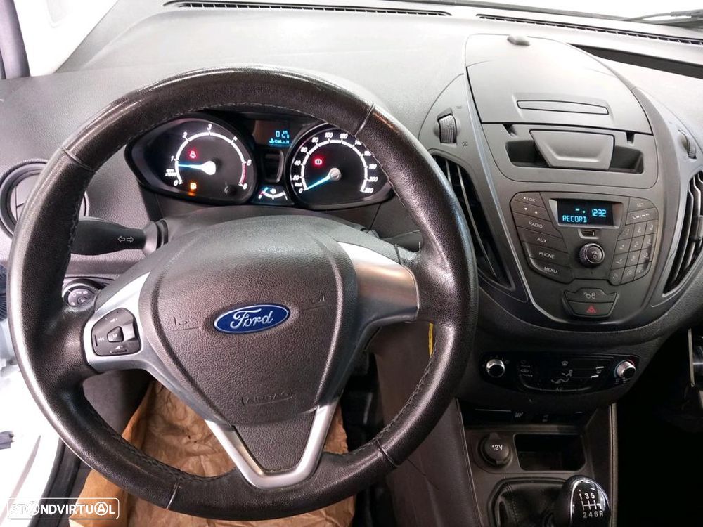 Ford transit-courier-i - 4