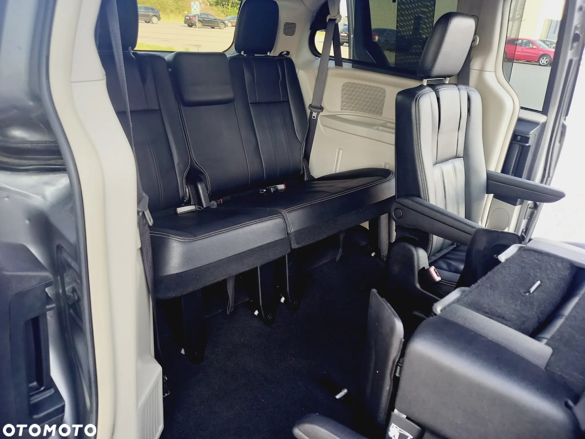 Chrysler Town & Country 3.6 Touring - 32
