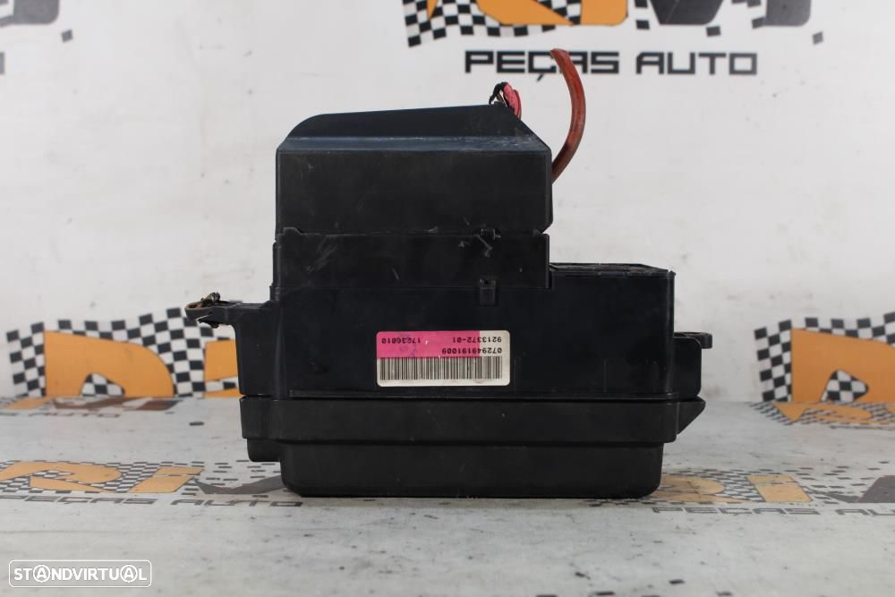 Caixa De Fusíveis Mini Mini (R56)  9213372 / 17236010 / 9 213 372 / 17 - 5