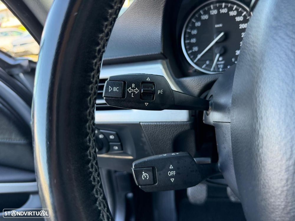 BMW 318 d Touring Line Sport - 19