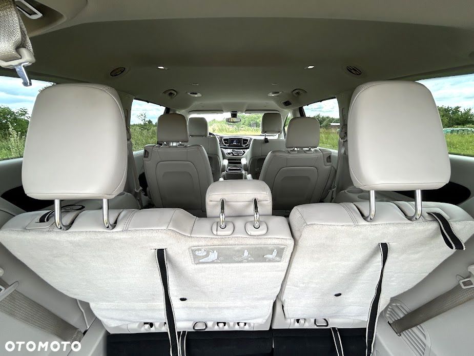 Chrysler Pacifica - 18