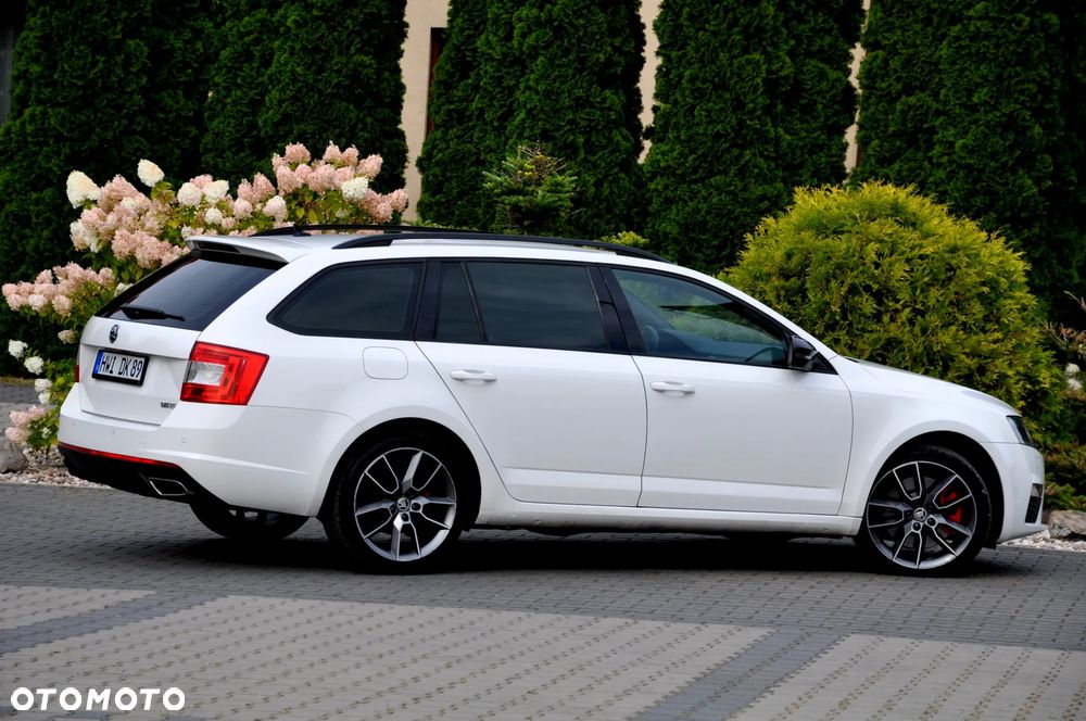 Skoda Octavia Combi 2.0 TDI DSG RS - 14