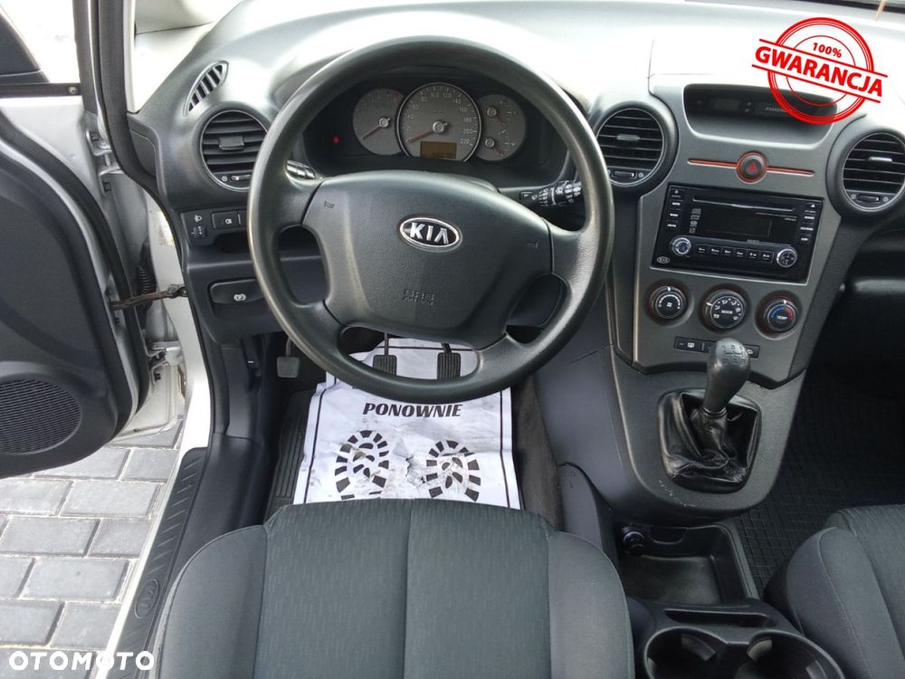 Kia Carens - 40