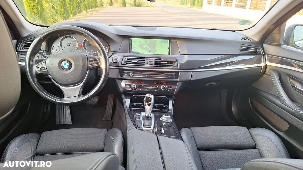 BMW Seria 5 520d Aut. Luxury Line - 7