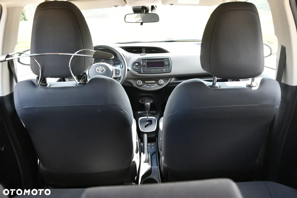 Toyota Yaris Hybrid 100 Active - 34