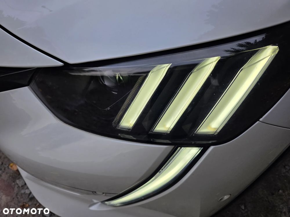 Peugeot 208 PureTech 100 GT Pack - 23