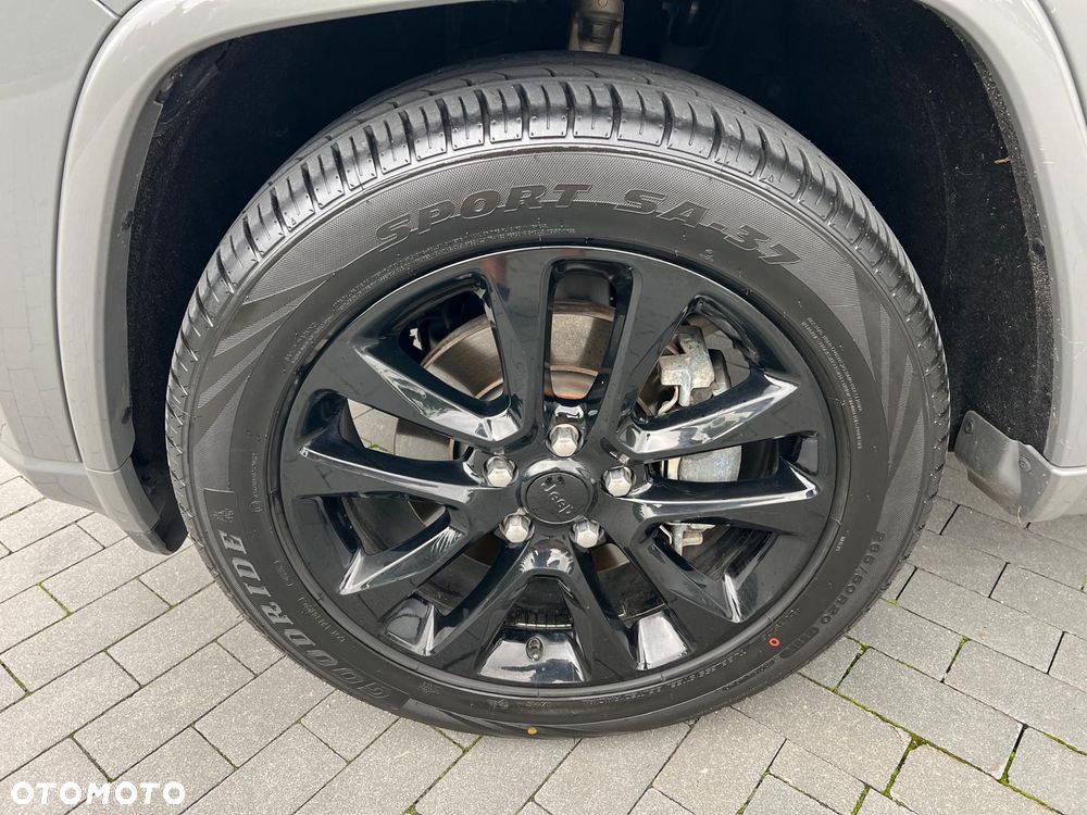 Jeep Grand Cherokee - 14