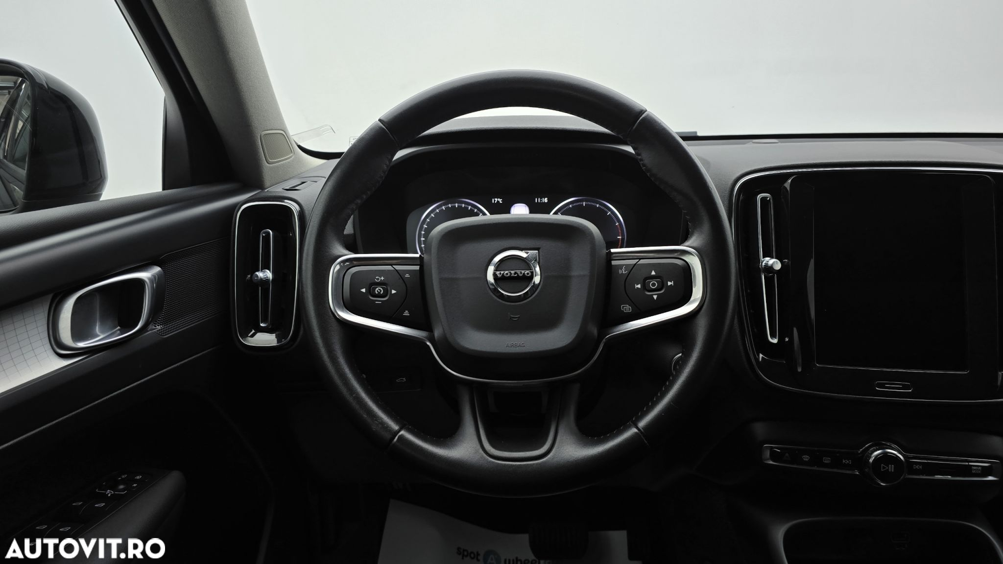 Volvo XC 40 D4 AWD Momentum Pro - 15